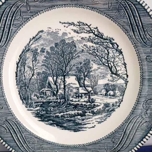 CURRIER & IVES 3 Bundle Dinner Table Plates - Picture 3 of 16
